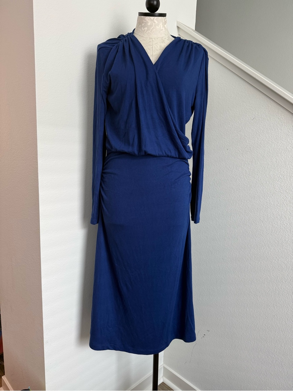NWT Banana Republic Blue Soft Luxe Long Sleeve Knit Midi Dress Size Medium NEW.